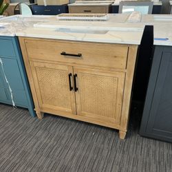 36” Bathroom Vanity In Wood Color 