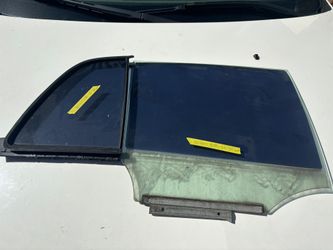 Scion. Doors Glass Rear Right