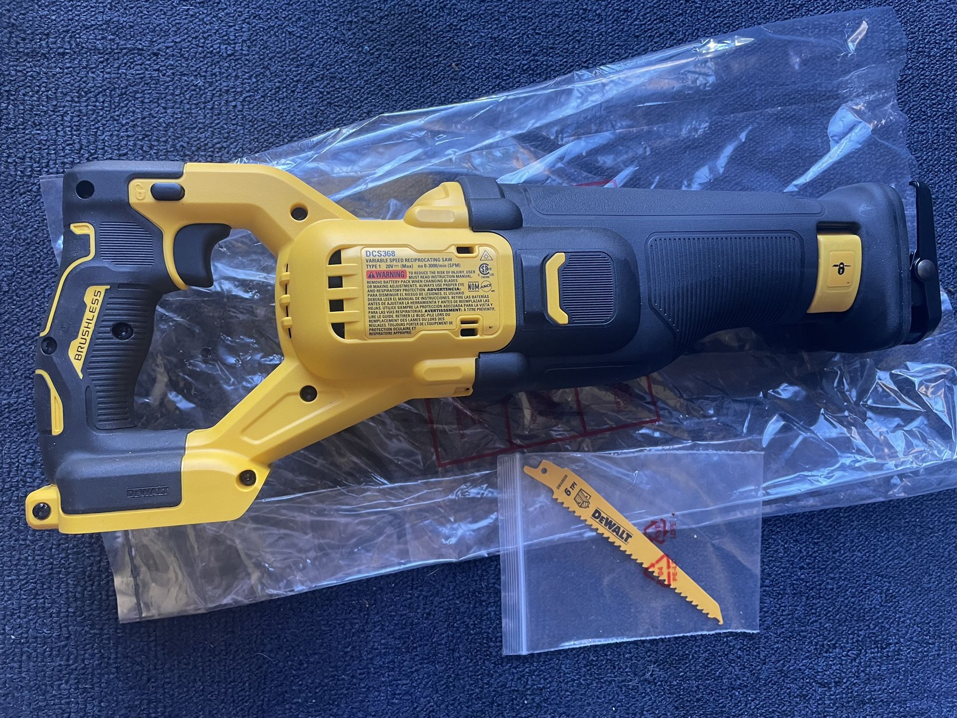 DEWALT XR POWER DETECT 20 volt Max Variable Speed Brushless