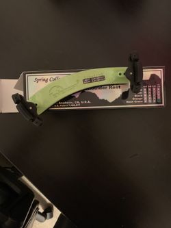 Very small violin rest.