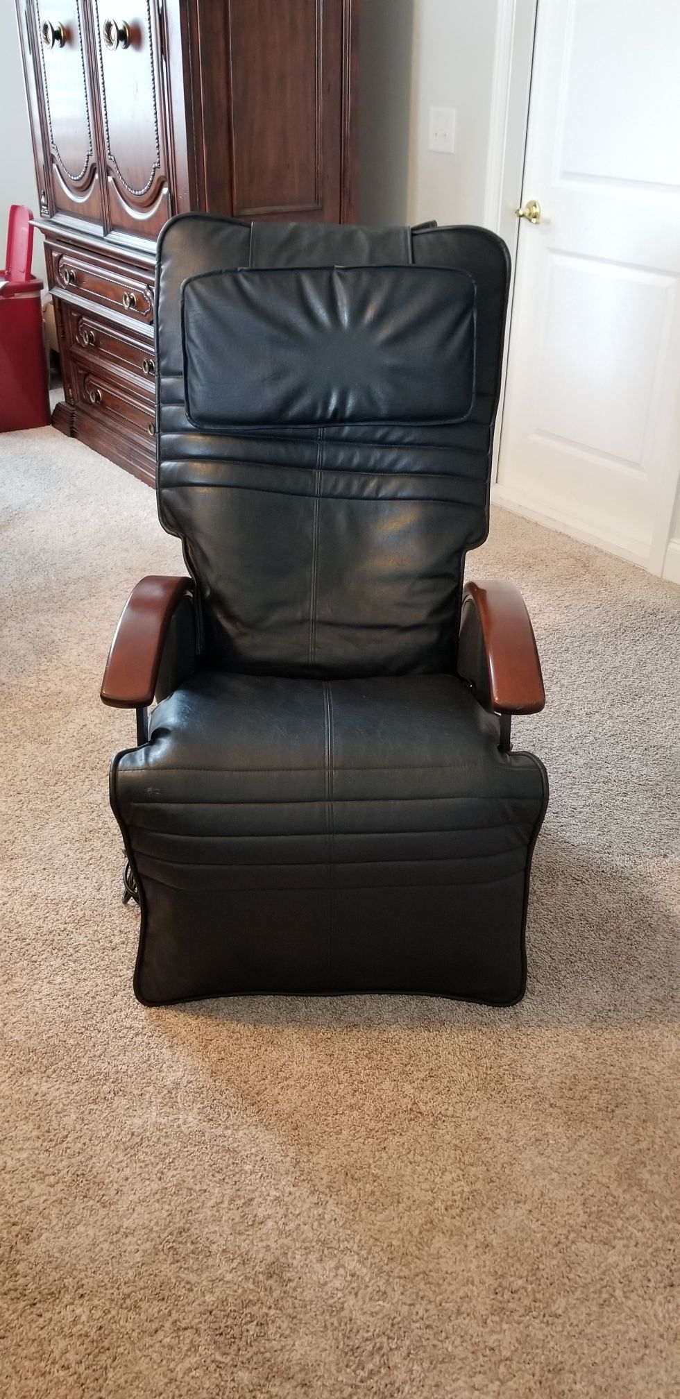 HWE Get-Away Massage Chair EMS.9