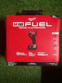 Milwaukee M18 FUEL 3/8 Impact Wrench Kit