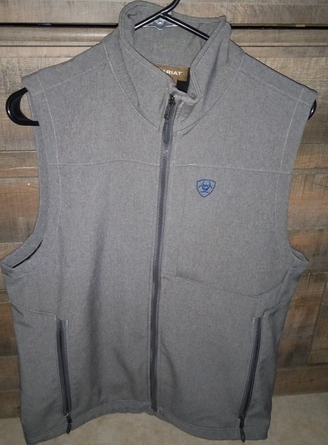 FIRM IN MERCED‼️MENS ARIAT VEST SIZE SMALL