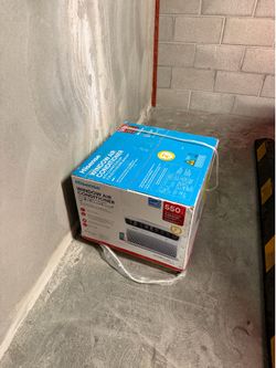 Hisense Large Room Air Conditioner 12000 BTU brand new