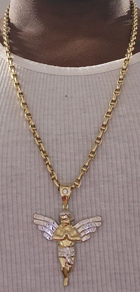 28" 10k 36g Gucci Link Chain And 10k Angel Charm