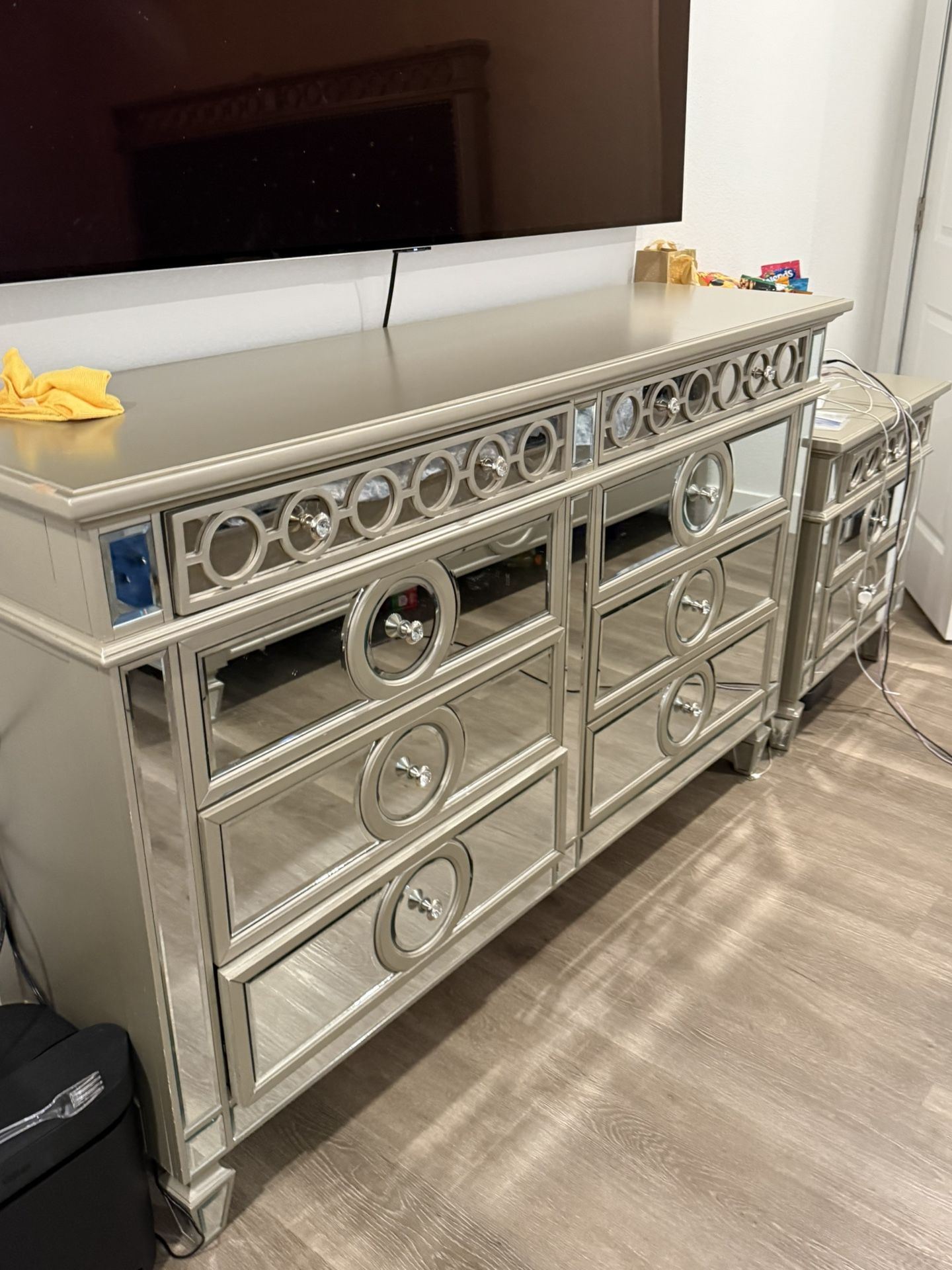 Dresser Set