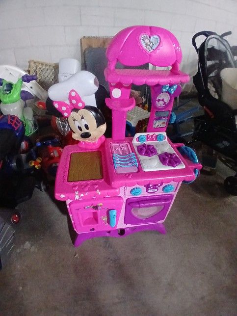 Minnie Mouse Kitchen Stove