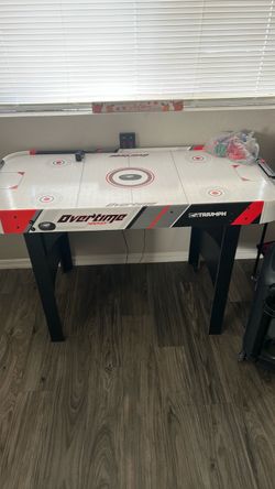 Air hockey table
