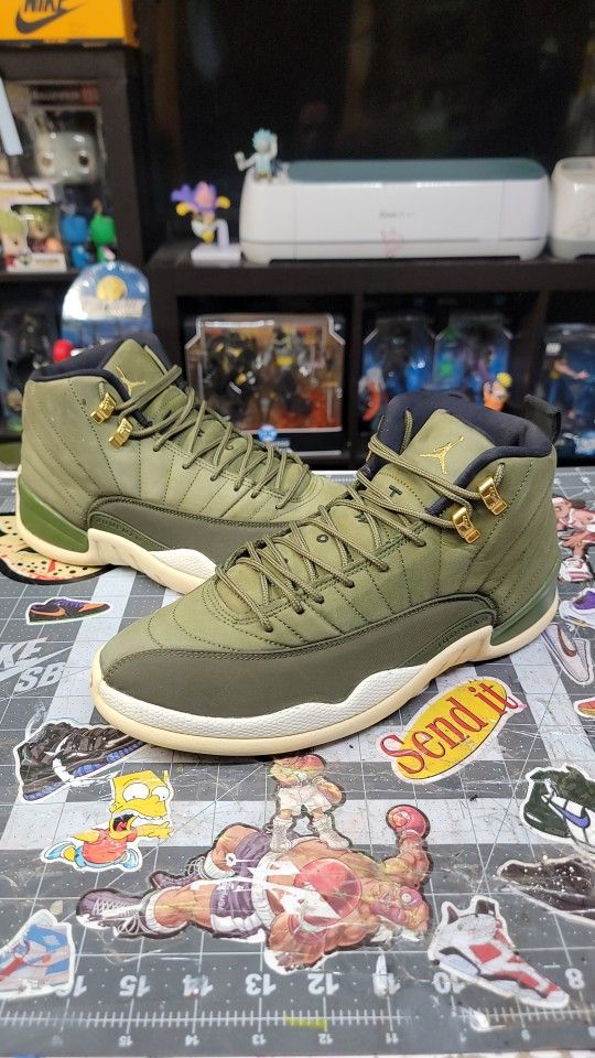 Jordan 12 Retro

Chris Paul Class Of 2003 Size 11