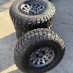 Vendo Rines Nuevos 17x9 De Ancho De 6-139.7 Con Llantas Usadas En Perfectas Condiciones De Vida 🚀🇺🇸