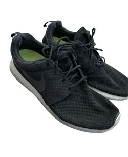 Nike Mens Roshe. Size 10
