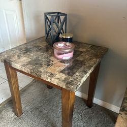 2 end Tables And Coffee Table 