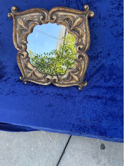 Vintage mirror 17 x 17“ good condition