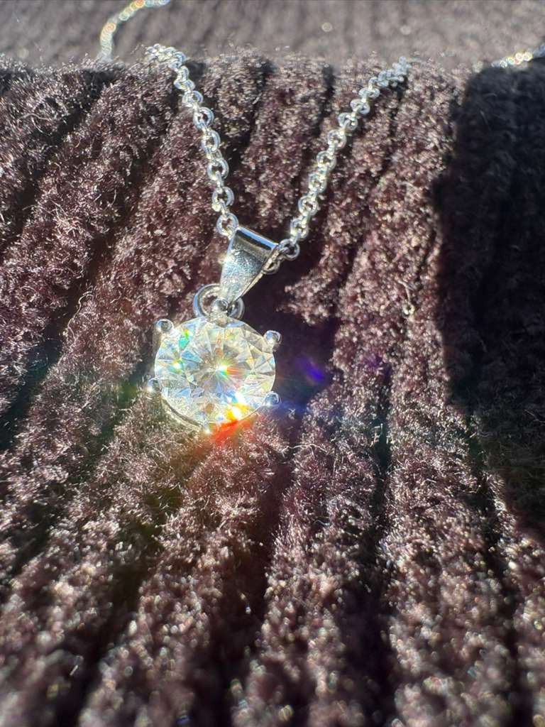 MOISSANITE STUD NECKLACE - THE BEST CHRISTMAS GIFT FOR SOMEONE YOU LOVE!