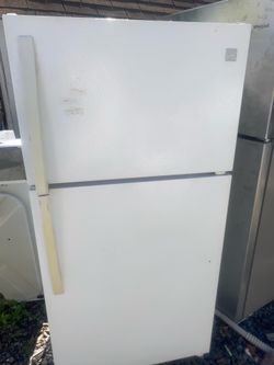 Kenmore 28” wide refrigerator