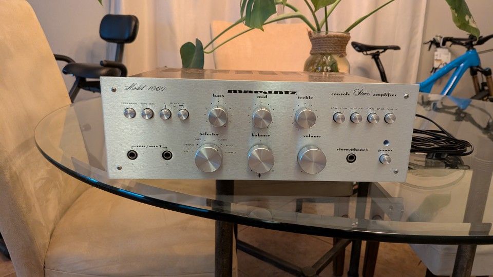 Marantz 1060 Amplifier