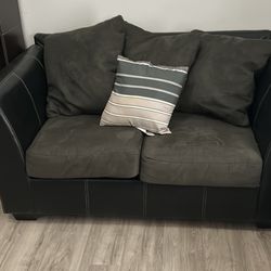 Grey Black Loveseat 
