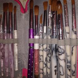 Acrylic Brushes