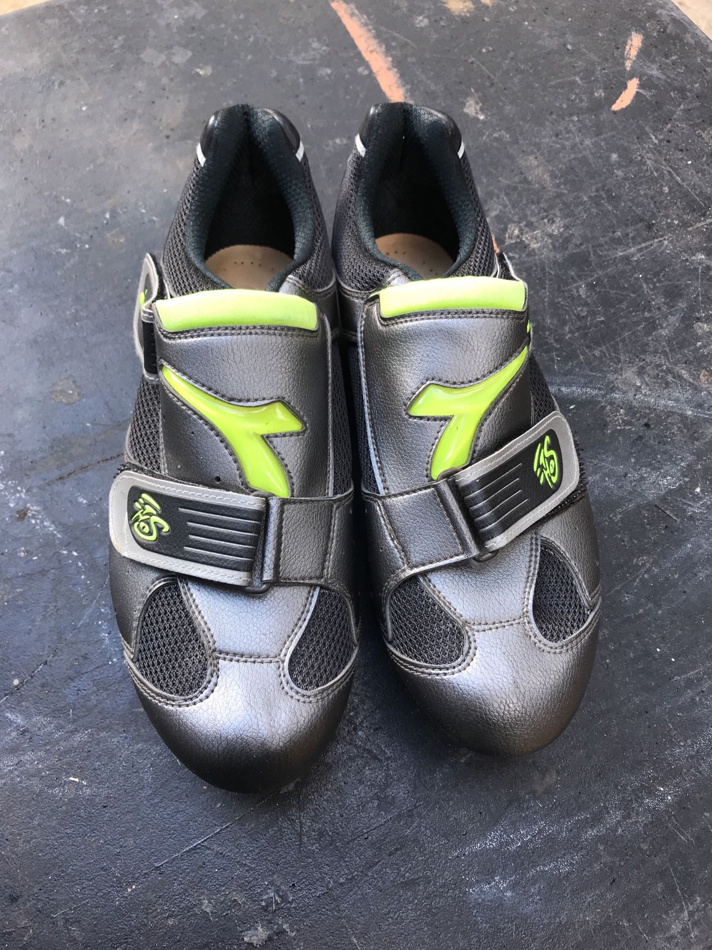 Women’s Diadora ethos roadbike shoes size 8.5