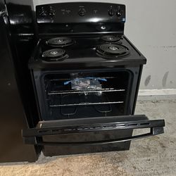 Black Stove And refrigerator