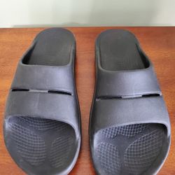 Oofos Unisex Ooahh Slide Black 9 Women / 7 Men