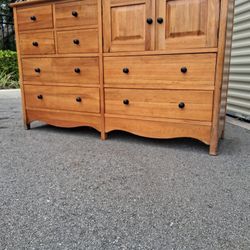 Free Delivery! Tradewins Dresser & Mirror 