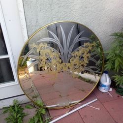 Circle Mirror