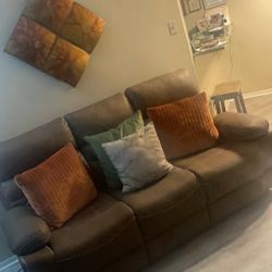 Cozy Brown Reclining Living Room Set – Clean, Comfortable & Stylish 