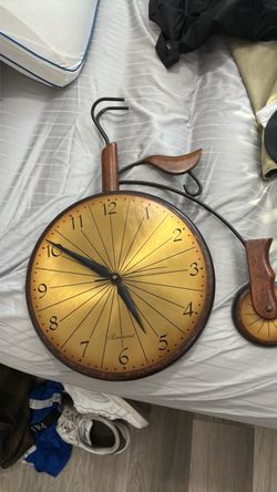 Ravencrest Decorative Wall Clock