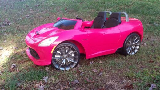 Kid Trax SRT Viper 16-Volt Battery-Powered Ride-On: