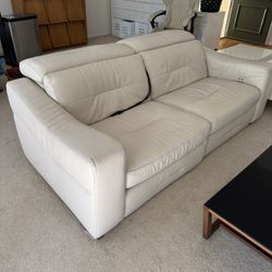 Natuzzi Editions Sofa with Dual Power Recliner and Adjustable Headrest Very Clean and Good Condition
