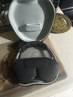 AirPod Maxes