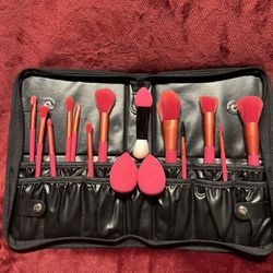 MakeUp Case, 12 Piece Brush Set & 2 Beauty Blending Sponges *NEW*