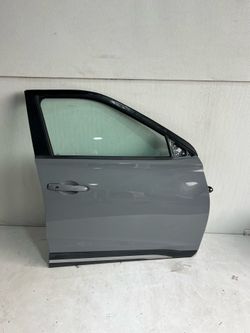 (6798) 18-24 Nissan Kicks Right Front Door 2018 2019 2020 2021 2022 2023 2024