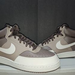 Nike Baroque brown/ light bone size 10.5 in men