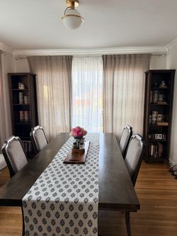 🏡 Moving Sale – Beautiful Sectional Couch, Dining Table & Bookshelfs – Great Prices!