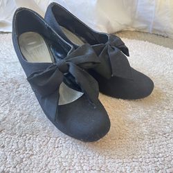 black bow heels 