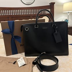 Burberry Barrow Grained Leather Briefcase in Black color