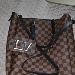 Louis Vuitton Belmont NV MM