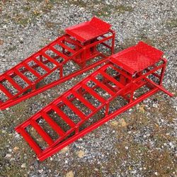 Heavy-Duty Hydraulic Truck Ramps 