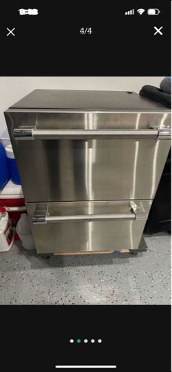 Thermador built in 2 drawers fridge. Like new!