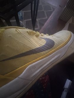 Nike Kobe A.D. Mid 'Yellow'