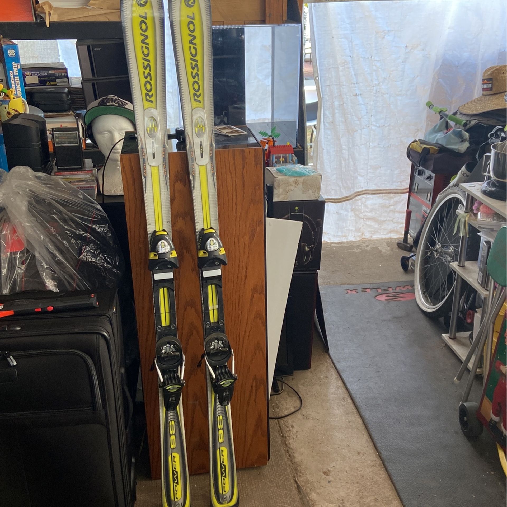 Rossignol T Power 9S Dualtec 2000 Skis for Sale in Los Angeles, CA