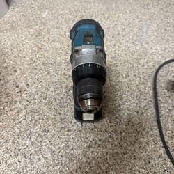 Makita 18V Hammer Drill with a Battery