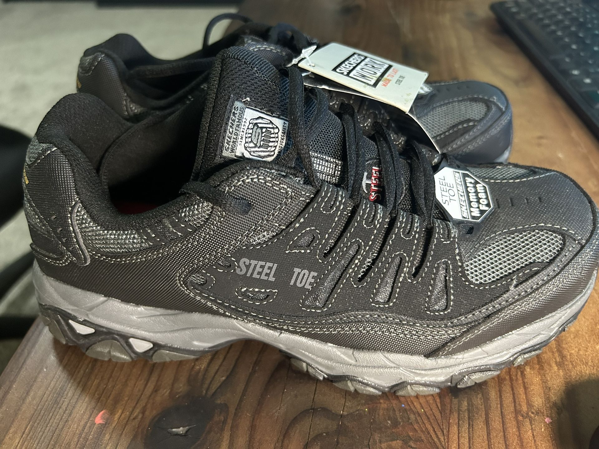 Steel Toe Shoes, Men’s, Size 9, Skechers