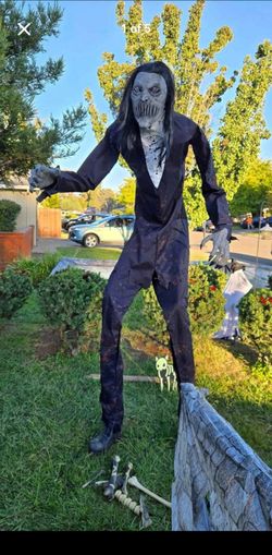 8' Tall Animated Boogeyman