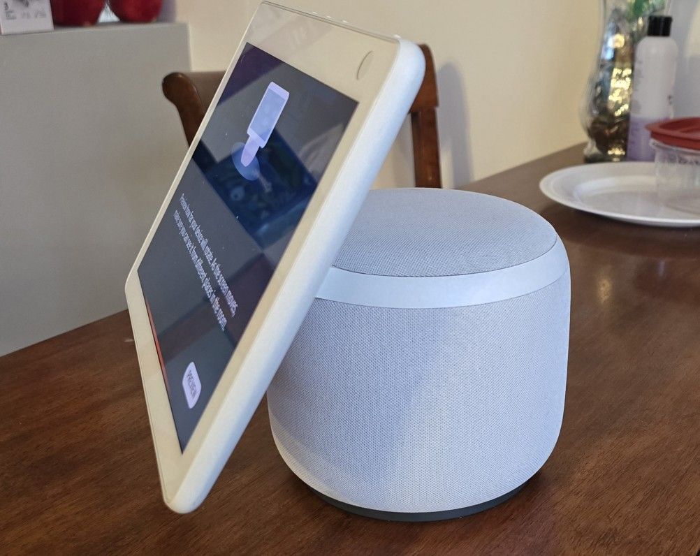 Amazon Echo Show 10 - **PENDING**