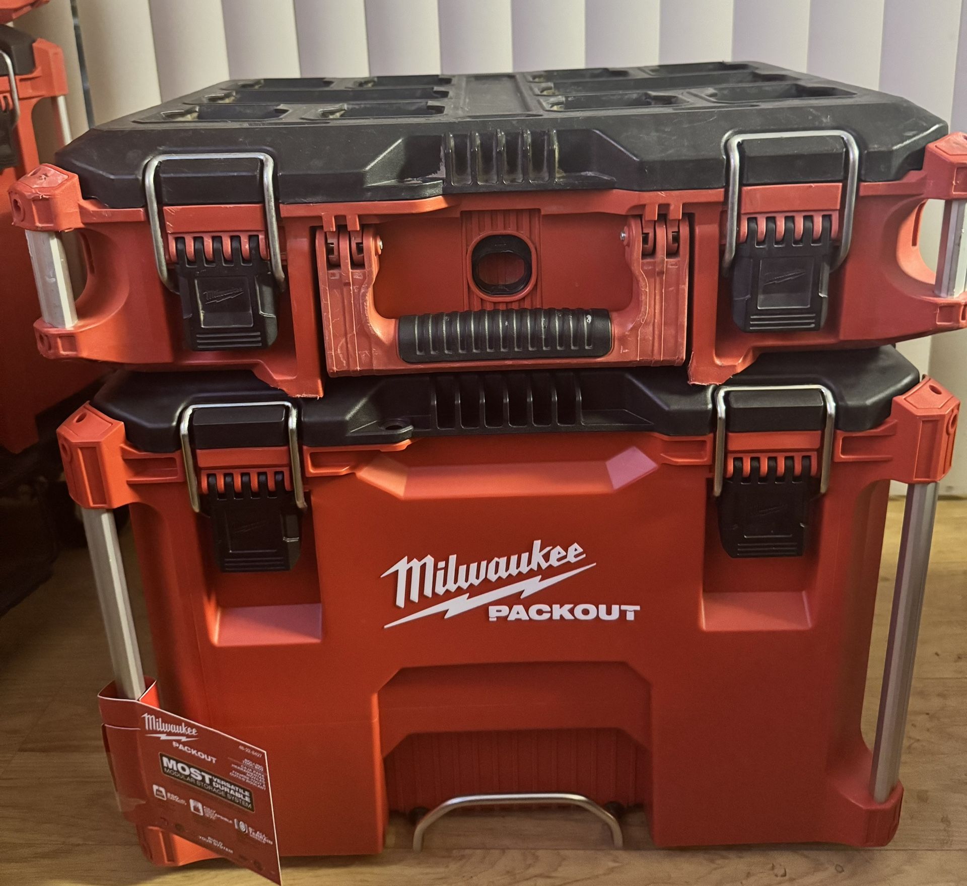 Rolling Modular Tool Milwaukee PACKOUT 22 in
