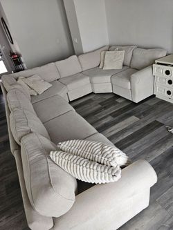 Huge sectional can adjust to different layouts