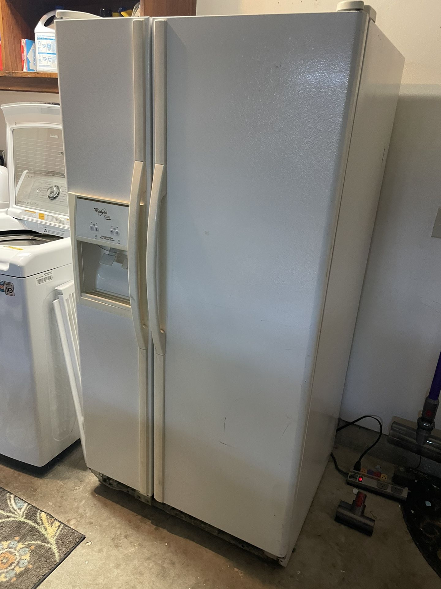 Whirlpool Refrigerator Works Great